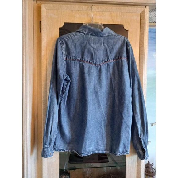 Westbound Embroidered Blue Denim Button Front Long Sleeve Shirt Size Medium - Picture 2 of 6